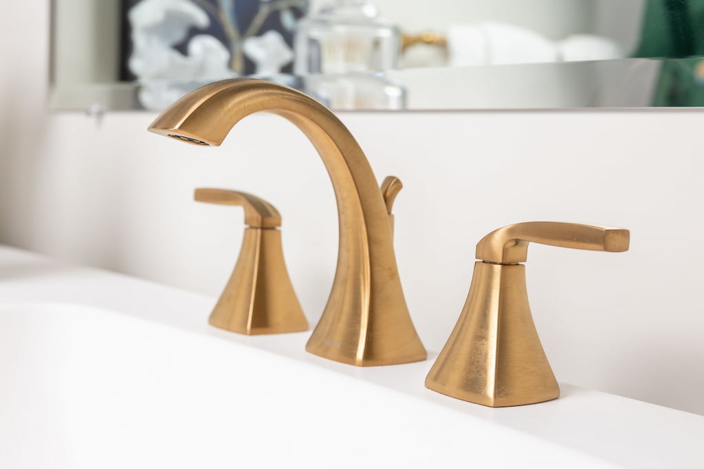 Monterey with Bronze Faucet Photo