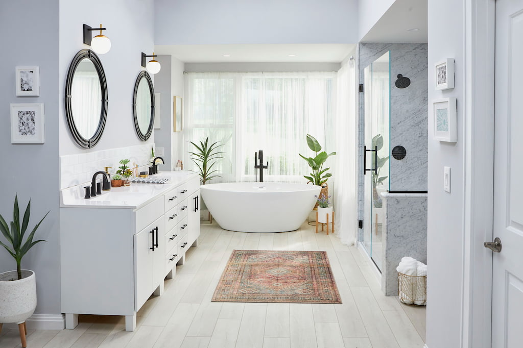 White Carrara Bathroom Photo